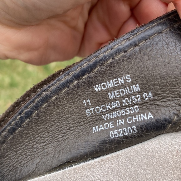 L.L. Bean Women’s Slip On Brown Suede Thong Sandals Size 11M - Picture 6 of 10